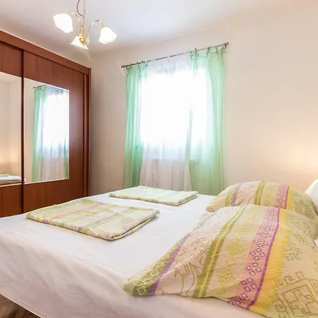 Holiday Nolan Tatil Evi