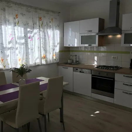 Holiday Nolan Tatil Evi
