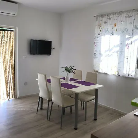 Tatil Evi Holiday Nolan Ripenda Kras