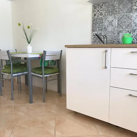 Holiday Nolan Tatil Evi